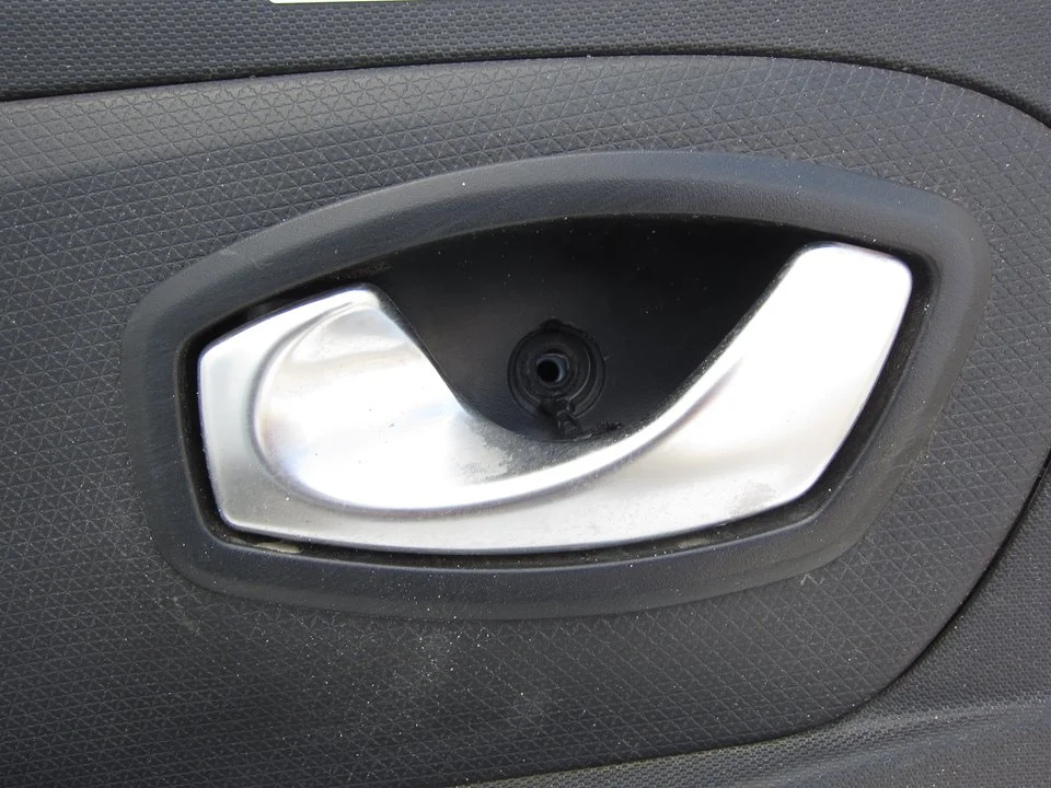Foto de MANETA INTERIOR TRASERA IZQUIERDA RENAULT CLIO IV