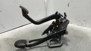 Foto de PEDALERA COMPLETA BMW SERIE 3 BERLINA (E46) 2.0 16V Diesel CAT (136 CV / 100 KW) referencia 35111163863 foto 2