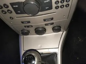Foto de CENICERO OPEL ASTRA H BERLINA 1.3 16V CDTI CAT (Z 13 DTH / L4I) (90 CV / 66 KW)