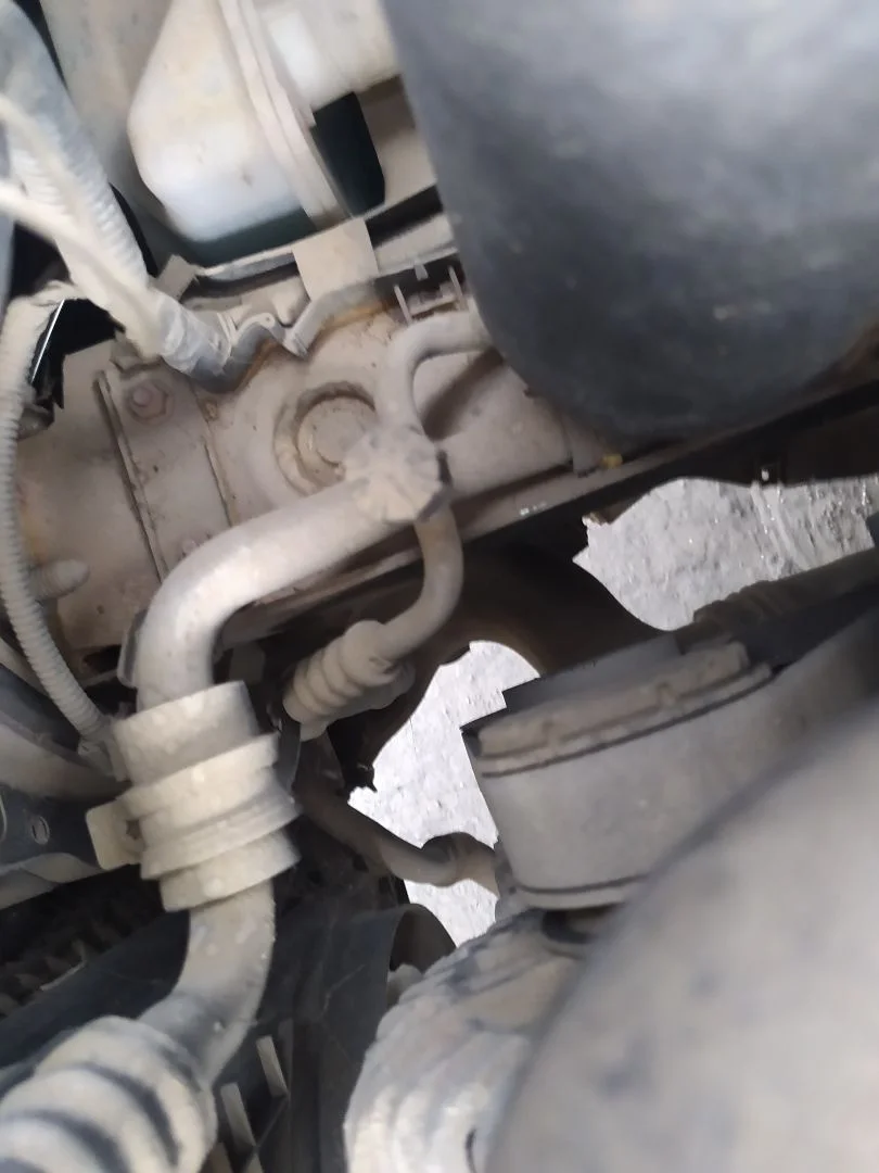 Foto de TUBOS AIRE ACONDICIONADO VOLKSWAGEN CADDY (2K)(02.2004) 1.9 TDI (105 CV / 77 KW)