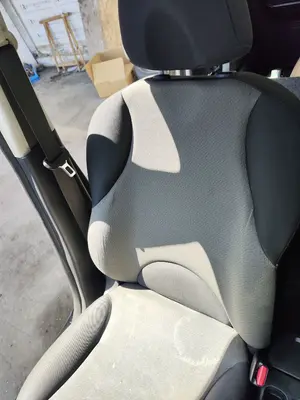 Foto de ASIENTO DELANTERO DERECHO NISSAN NOTE (E11E) 1.4 CAT (88 CV / 65 KW) foto 2