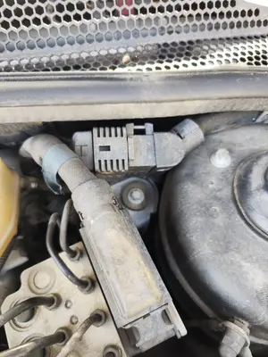 Foto de CENTRALITA MOTOR UCE OPEL VECTRA C BERLINA 2.2 16V DTI CAT (Y 22 DTR / L50) (125 CV / 92 KW)
