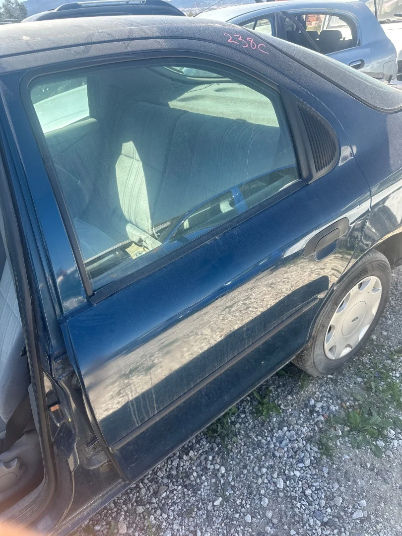 Foto de PUERTA TRASERA IZQUIERDA FORD FOCUS C-MAX (CAP)(2003) 1.8 TDCi Turbodiesel CAT (116 CV / 85 KW) referencia 1496877