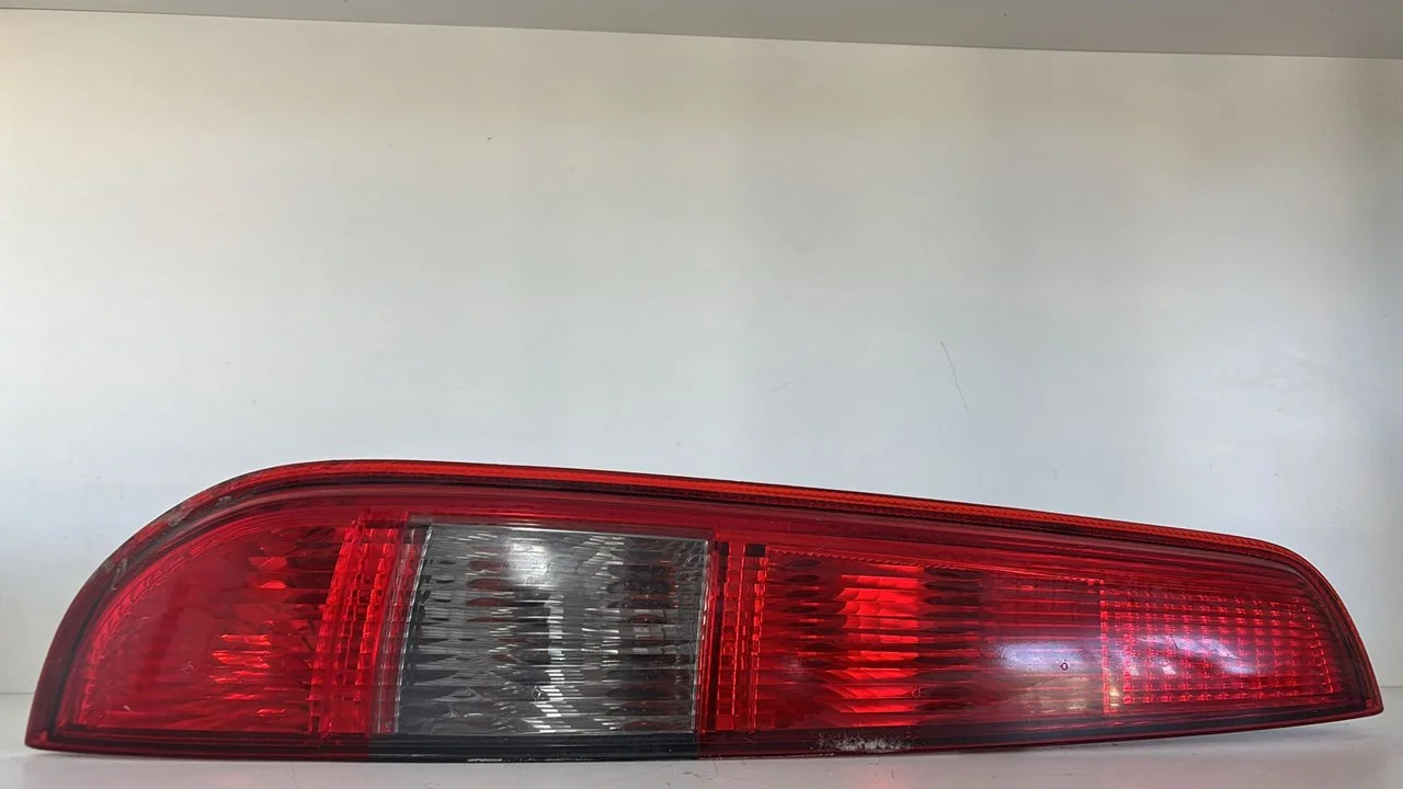 Foto de PILOTO TRASERO DERECHO FORD FOCUS SPORTBREAK (CAP) referencia 4M51-13N004-C