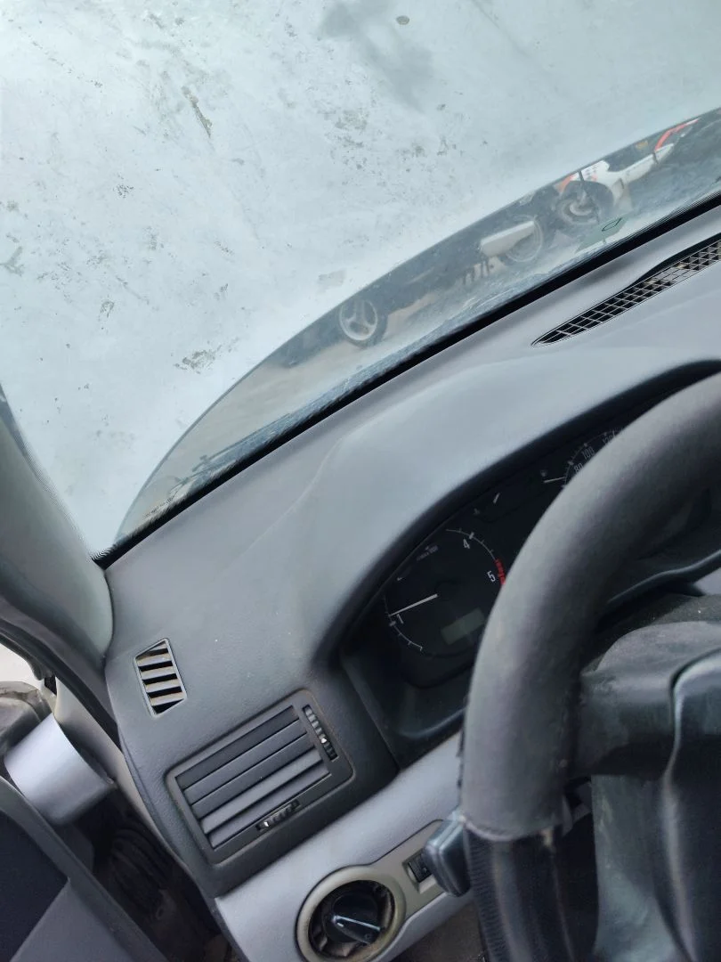 Foto de SALPICADERO SKODA OCTAVIA BERLINA (1U2) 1.9 TDI (90 CV / 66 KW) referencia 1J0880204K