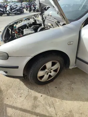 Foto de ALETA DELANTERA IZQUIERDA SEAT LEON (1M1) 1.6  (101 CV / 74 KW) referencia 1M0821021