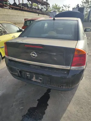 Foto de PORTON TRASERO OPEL VECTRA C BERLINA 2.2 16V DTI CAT (Y 22 DTR / L50) (125 CV / 92 KW) referencia 93183922
