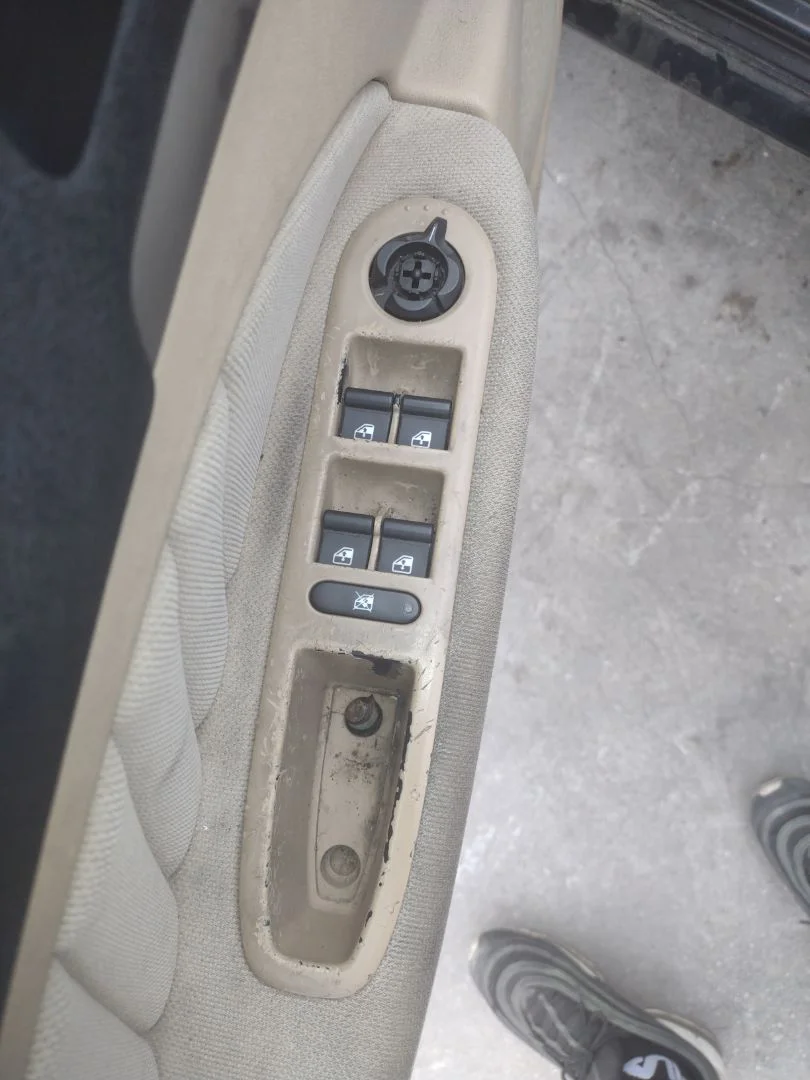 Foto de MANDO ELEVALUNAS DELANTERO IZQUIERDO ALFA ROMEO 159 (140) 1.9 JTD (M) 16V CAT (150 CV / 110 KW)
