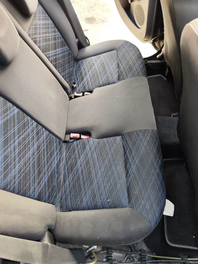 Foto de ASIENTO TRASERO MEDIO RENAULT CLIO III 1.2 16V (75 CV / 55 KW)