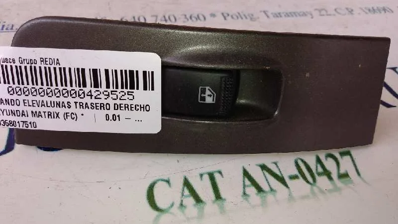 Foto de MANDO ELEVALUNAS TRASERO DERECHO HYUNDAI MATRIX (FC) referencia 9358017510