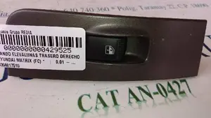 Foto de MANDO ELEVALUNAS TRASERO DERECHO HYUNDAI MATRIX (FC) referencia 9358017510