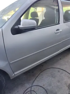 Foto de PUERTA DELANTERA IZQUIERDA VOLKSWAGEN GOLF IV BERLINA (1J1)(10.1997) 1.9 TDI (131 CV / 96 KW)