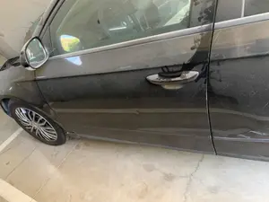 Foto de PUERTA DELANTERA IZQUIERDA VOLKSWAGEN PASSAT VARIANT (3C5) 2.0 TDI (140 CV / 103 KW) referencia 3C4831055J