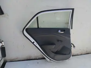 Foto de PUERTA TRASERA IZQUIERDA HYUNDAI I20 (GB) 1.2 16V CAT (84 CV / 62 KW) foto 4
