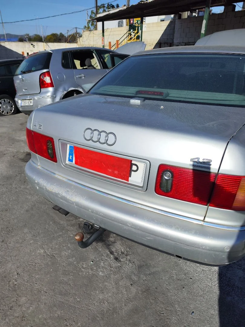 Foto de PORTON TRASERO AUDI A8 (D2) 4.2 V8 40V (310 CV / 228 KW)