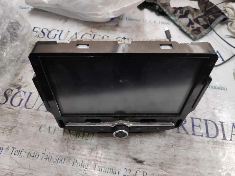 Foto de SISTEMA AUDIO / RADIO CD OPEL CORSA E 1.3 16V CDTI (95 CV / 70 KW) referencia 555343750