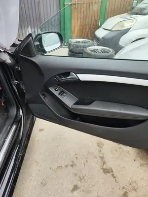 Foto de GUARNECIDO PUERTA DELANTERA DERECHA AUDI A5 COUPE (8T) 2.0 16V TDI (170 CV / 125 KW) foto 2