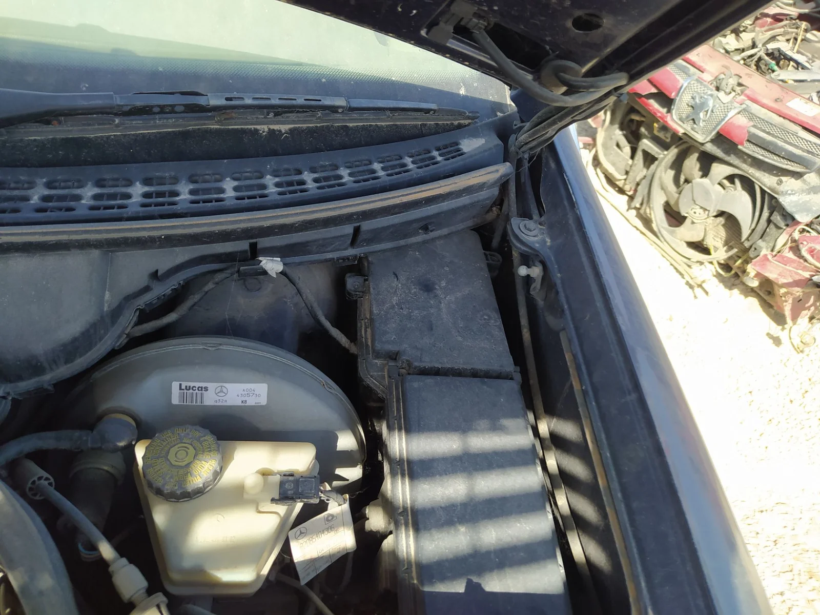 Foto de CAJA RELES / FUSIBLES MERCEDES-BENZ CLK (BM 208) CABRIO 3.2 V6 18V CAT (218 CV / 160 KW)