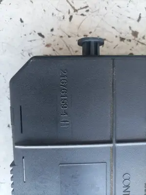 Foto de CAJA RELES / FUSIBLES CITROEN C4 BERLINA 1.6 16V HDi FAP (109 CV / 80 KW) referencia 216761594 foto 3