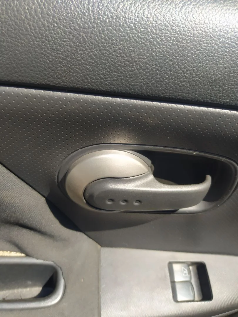 Foto de MANETA INTERIOR DELANTERA IZQUIERDA NISSAN NOTE (E11E) 1.4 CAT (88 CV / 65 KW)