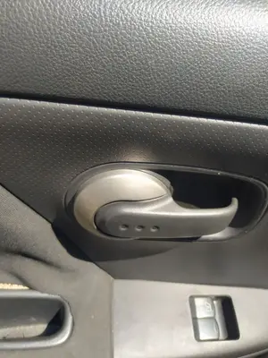Foto de MANETA INTERIOR DELANTERA IZQUIERDA NISSAN NOTE (E11E) 1.4 CAT (88 CV / 65 KW)