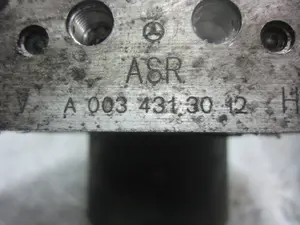 Foto de ABS MERCEDES-BENZ CLASE E (BM 210) BERLINA 3.0 Turbodiesel CAT (177 CV / 130 KW) referencia A0034313012 foto 2