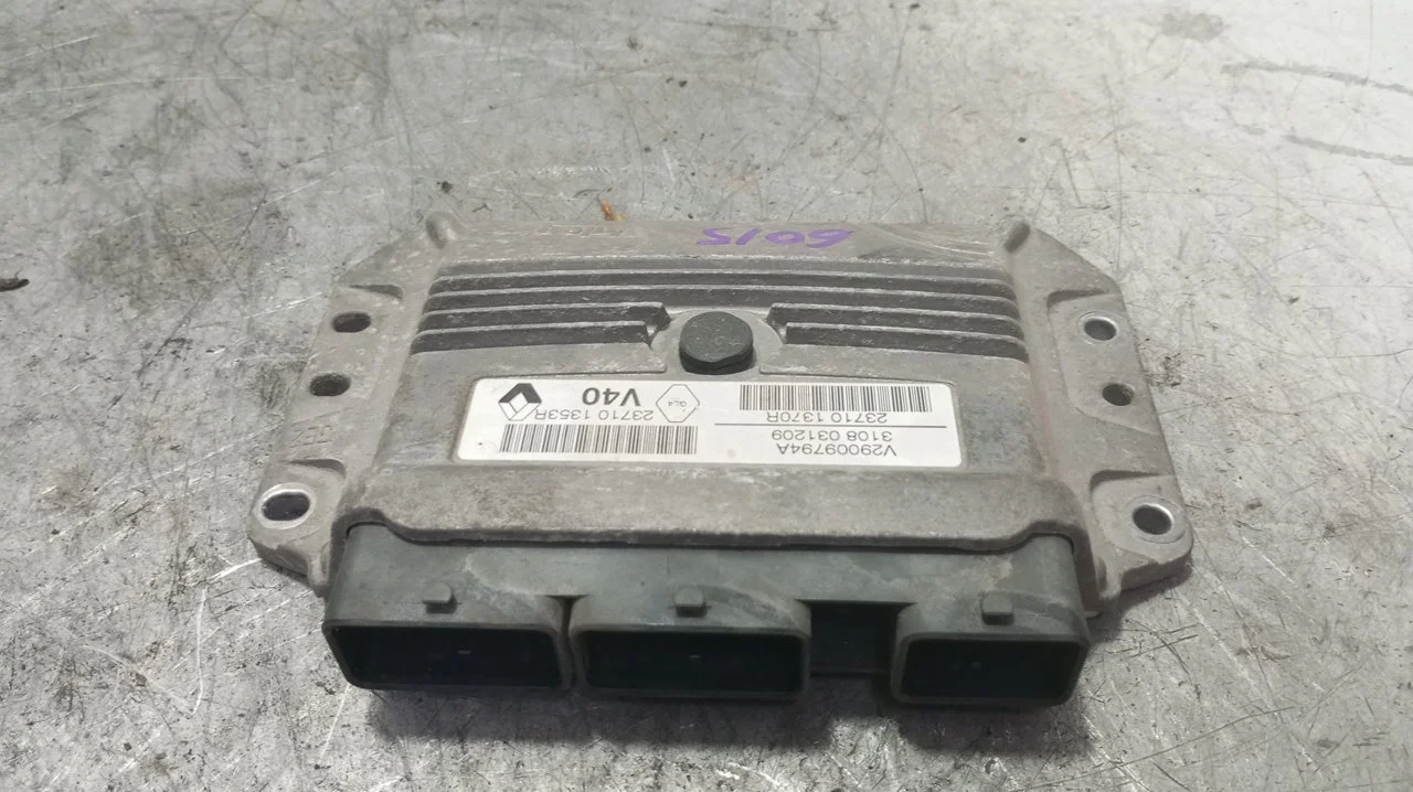 Foto de CENTRALITA MOTOR UCE RENAULT MEGANE III BERLINA 5P 1.6 16V CAT (101 CV / 74 KW) referencia 237101370R