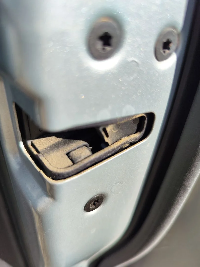Foto de CERRADURA PUERTA DELANTERA DERECHA LAND ROVER DISCOVERY 2.7 Td V6 CAT (190 CV / 140 KW)