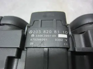 Foto de MANDO MULTIFUNCION MERCEDES-BENZ CLASE C (BM 203) BERLINA referencia 2038208110 foto 5