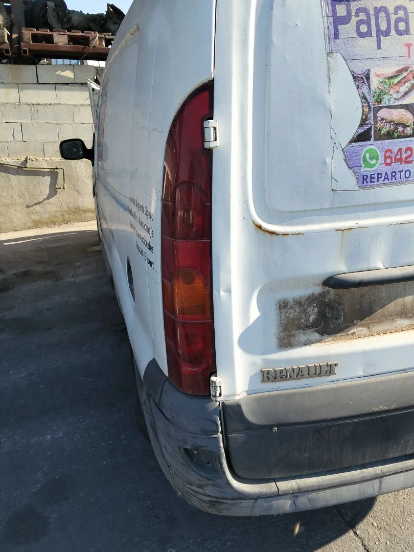 Foto de PILOTO TRASERO IZQUIERDO RENAULT KANGOO I (F/KC0) 1.5 dCi Diesel (82 CV / 60 KW)