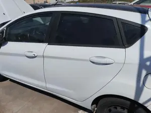 Foto de PUERTA TRASERA IZQUIERDA FORD FIESTA (CNN) 1.5 TDCi CAT (75 CV / 55 KW) referencia 1692501