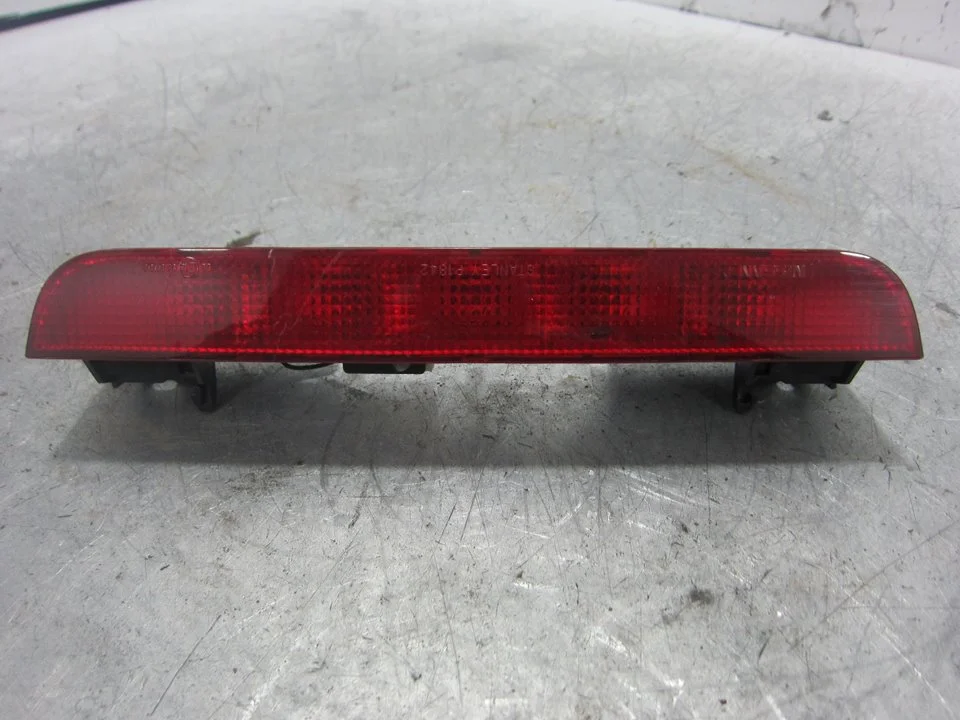 Foto de LUZ CENTRAL DE FRENO NISSAN X-TRAIL (T30) 2.2 16V Turbodiesel CAT (114 CV / 84 KW) referencia P1842