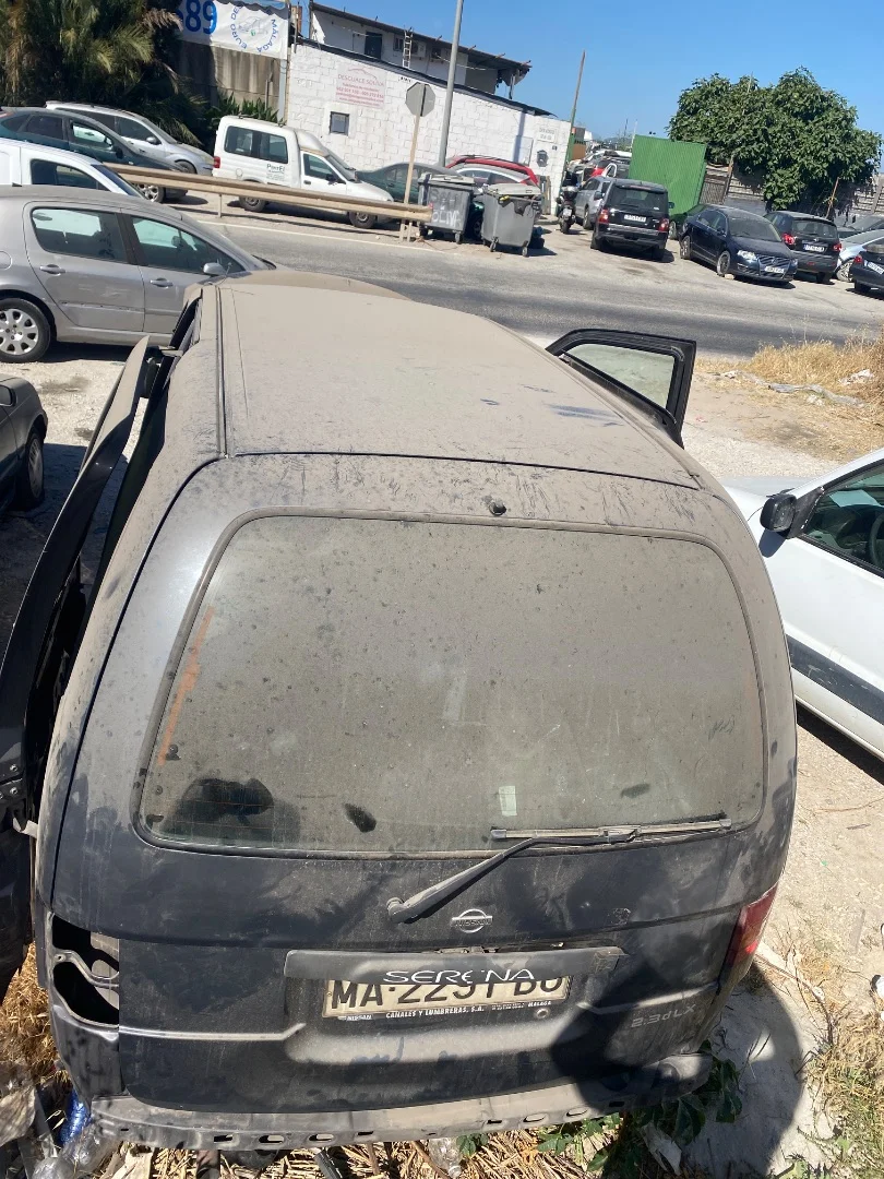 Foto de PORTON TRASERO NISSAN SERENA (C23M) 2.3 Diesel (75 CV / 55 KW)