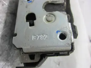 Foto de CERRADURA PUERTA DELANTERA DERECHA FIAT I DOBLÒ (119) 1.9 JTD CAT (105 CV / 77 KW) referencia B792 foto 4