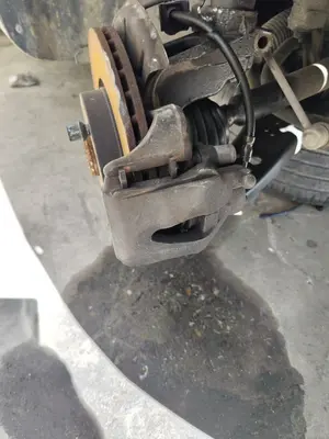 Foto de PINZA DE FRENO DELANTERA DERECHA VOLKSWAGEN GOLF VI (5K1)(10.2008) 2.0 TDI (110 CV / 81 KW)
