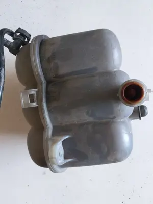 Foto de DEPOSITO EXPANSION AUDI SQ7 (4MB) 4.0 V8 TDI (435 CV / 320 KW) referencia 4M0121403G foto 2