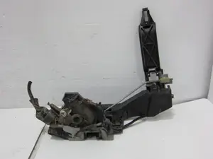 Foto de CERRADURA PUERTA DELANTERA DERECHA FORD FOCUS BERLINA (CAK) 1.8 16V CAT (116 CV / 85 KW) referencia 2S4AA21812HB foto 2