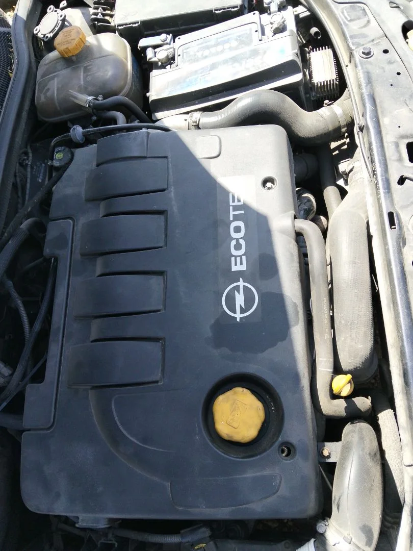 Foto de MOTOR ARRANQUE OPEL ASTRA H GTC 1.9 CDTI (120 CV / 88 KW)
