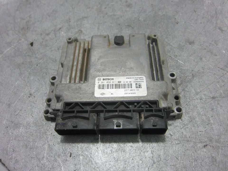 Foto de CENTRALITA MOTOR UCE RENAULT CAPTUR I 1.5 dCi Diesel FAP Energy (90 CV / 66 KW) referencia 237106319R