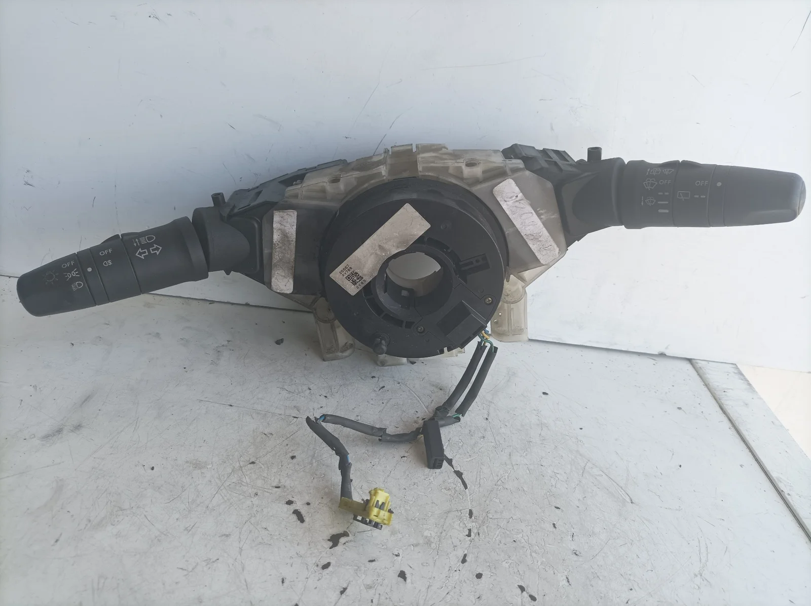 Foto de MANDO MULTIFUNCION NISSAN ALMERA (N16/E) referencia 25540AV620