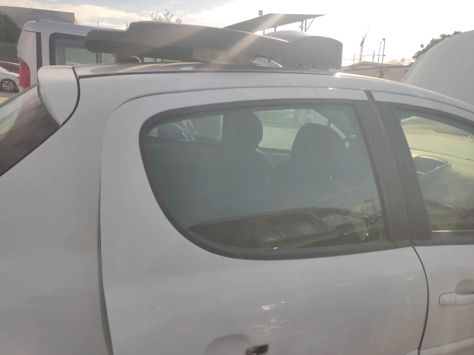 Foto de LUNA TRASERA DERECHA PEUGEOT 207 1.6 HDi FAP CAT (9HZ / DV6TED4) (109 CV / 80 KW) referencia 9204K8