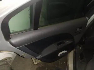 Foto de CERRADURA PUERTA TRASERA DERECHA FORD MONDEO BERLINA (GE) 2.0 CAT (146 CV / 107 KW) referencia 4692464 foto 2