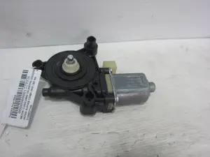 Foto de MOTOR ELEVALUNAS DELANTERO IZQUIERDO SKODA SUPERB COMBI (3V5) 2.0 TDI (190 CV / 140 KW) referencia 0130822716B foto 3