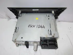 Foto de SISTEMA AUDIO / RADIO CD RENAULT LAGUNA III BERLINA 2.0 dCi Diesel CAT (131 CV / 96 KW) referencia 281150013R foto 5