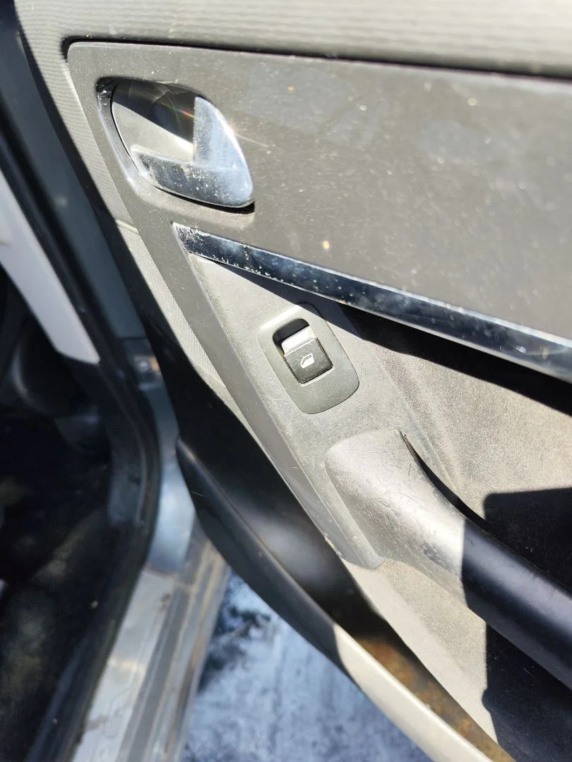 Foto de MANDO ELEVALUNAS TRASERO DERECHO CITROEN GRAND C4 PICASSO 1.6 16V HDi FAP (109 CV / 80 KW)