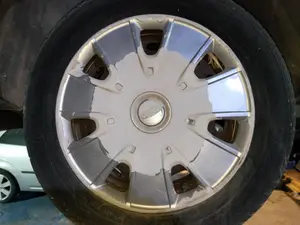 Foto de TAPACUBOS FORD FIESTA (CBK)