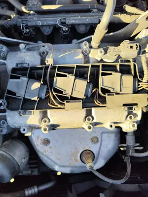 Foto de BOBINA ENCENDIDO VOLKSWAGEN POLO V (6R1) 1.2  (60 CV / 44 KW)