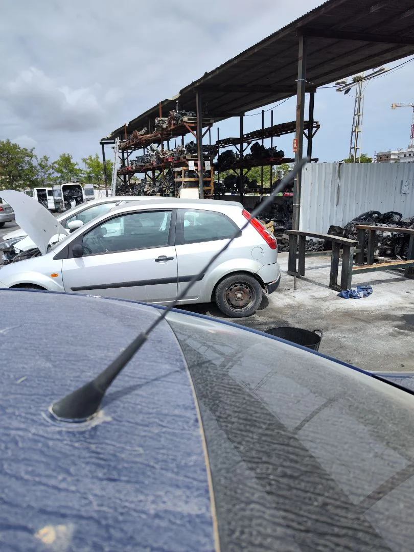 Foto de ANTENA VOLKSWAGEN PASSAT BERLINA (3B3) 1.9 TDI (131 CV / 96 KW) referencia 3B0051506A
