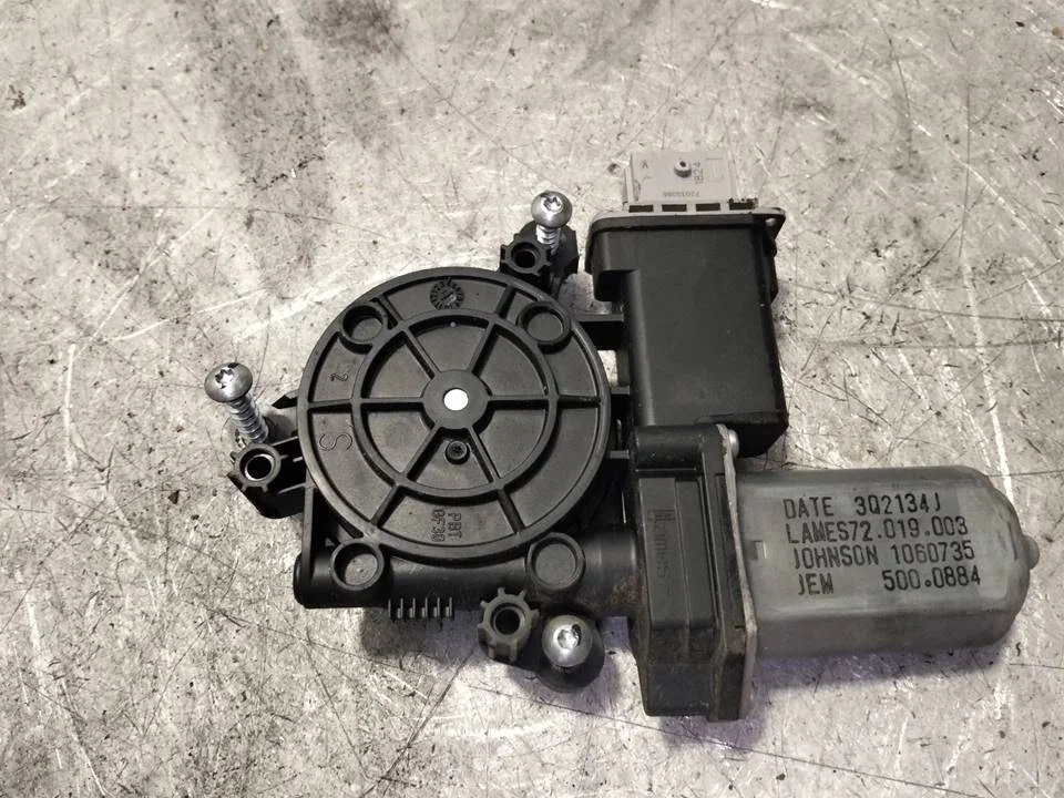 Foto de MOTOR ELEVALUNAS DELANTERO IZQUIERDO ALFA ROMEO GIULIETTA (191) 2.0 JTDM CAT (175 CV / 129 KW) referencia 5000884