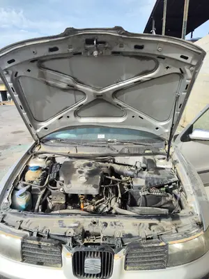 Foto de CAPO SEAT LEON (1M1) 1.6  (101 CV / 74 KW) referencia 1M0823033D